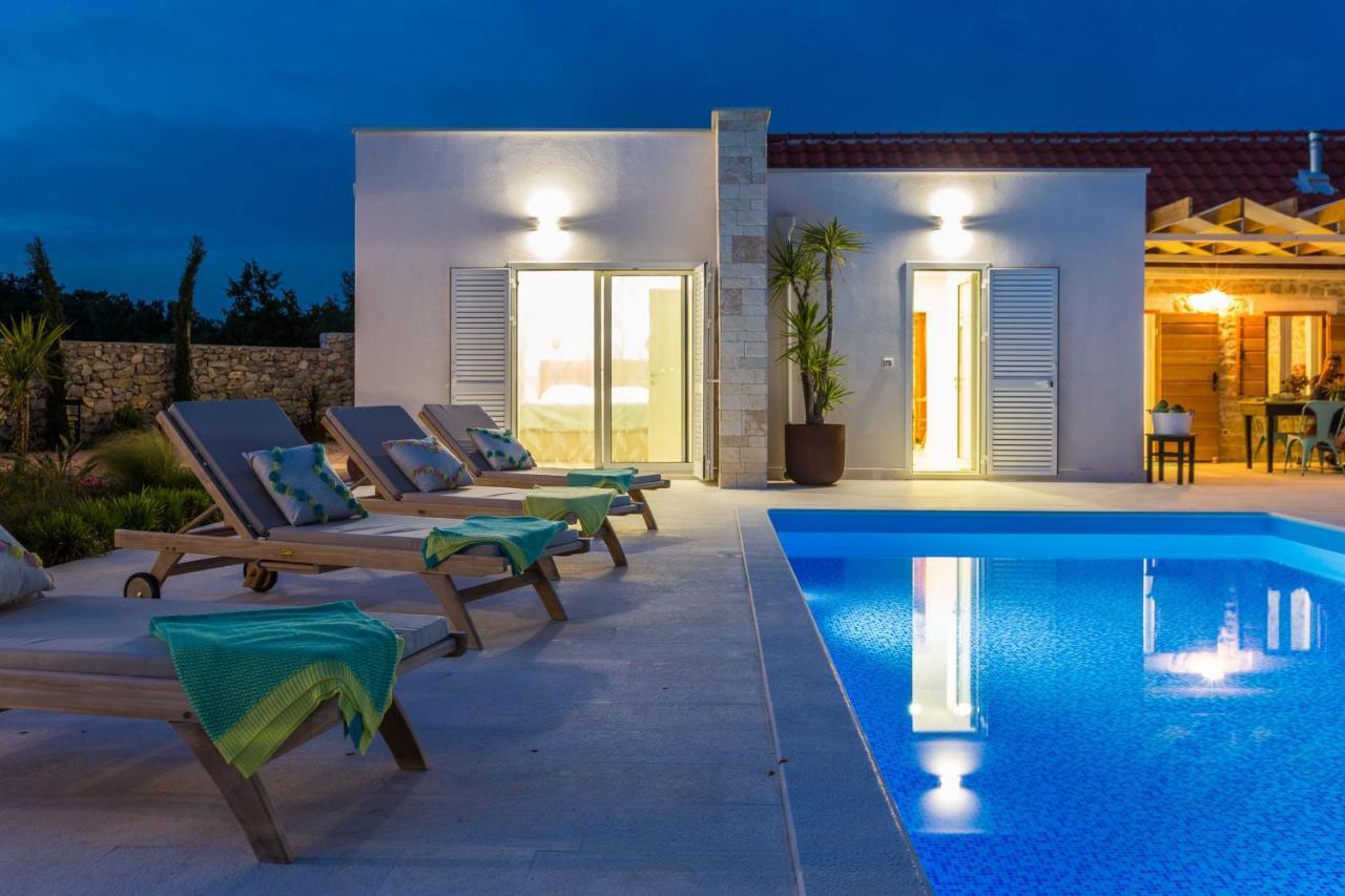 Vila Gallo Galovac  Exteriör bild